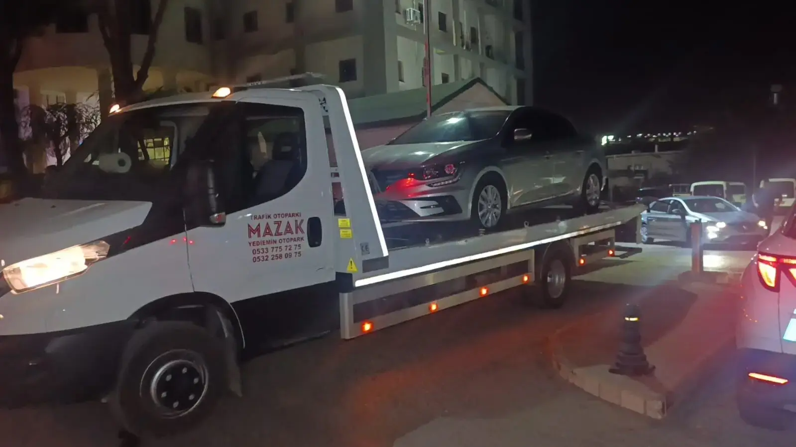 Manavgat Belediyesi'ne haciz: 3 makam aracı yediemine çekildi