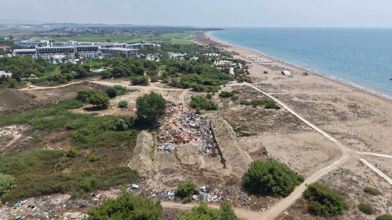 Antalya'da plajı çöplüğe çeviren beş yıldızlı otele 1,6 milyon TL ceza