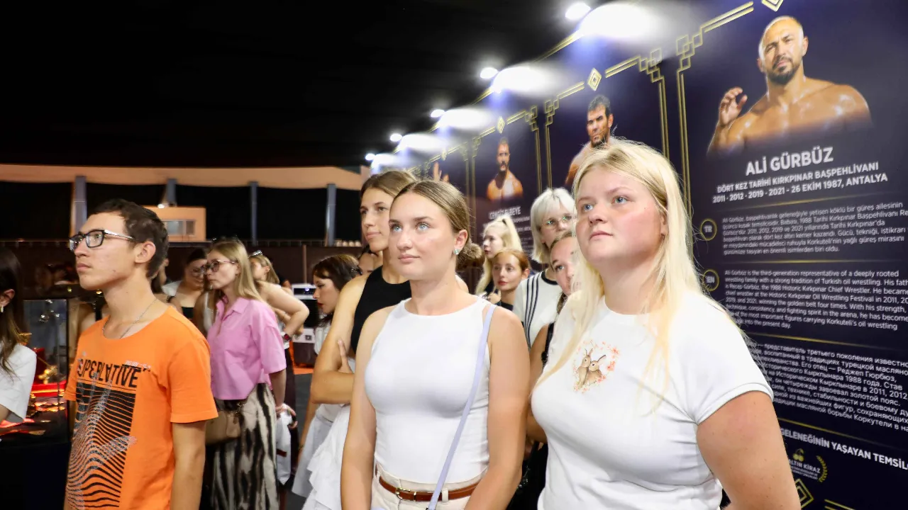 Antalya’da turistlerin yeni durağı Yağlı Güreş Müzesi oldu