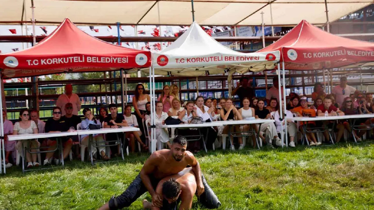 Antalya’da turistlerin yeni durağı Yağlı Güreş Müzesi oldu