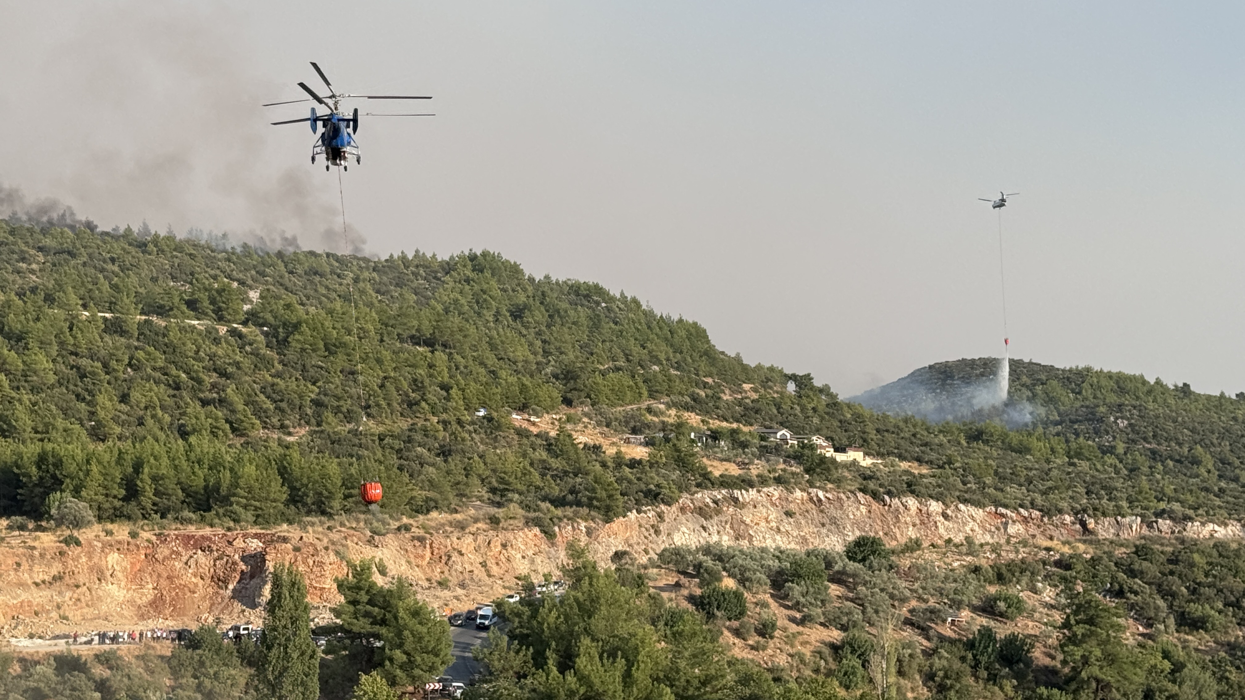 Kaş yangınında mahalleler korundu: Alevler büyük ölçüde kontrol altında