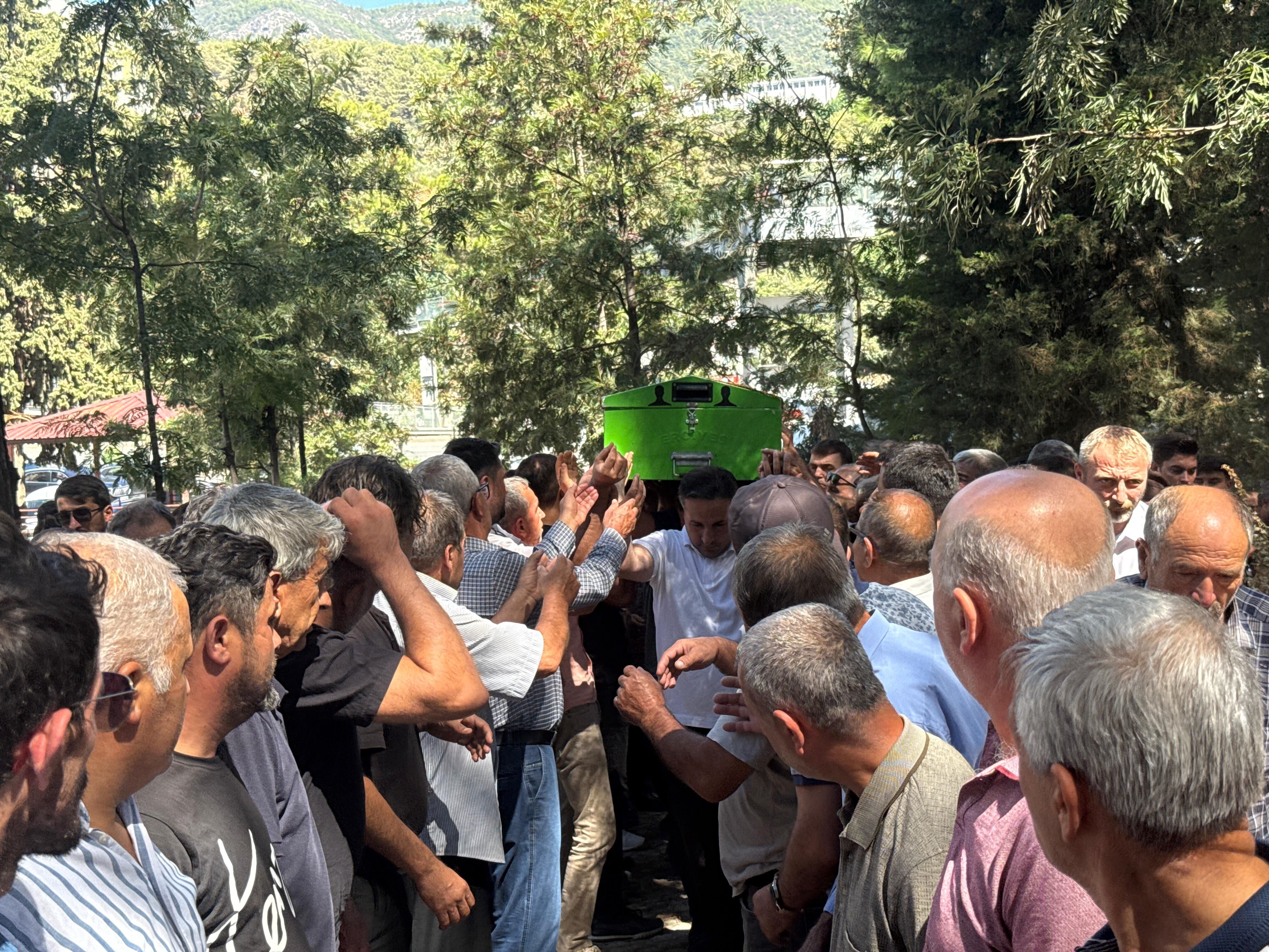 Alanya Kerim Ertekin'i son yolculuğuna uğurladı