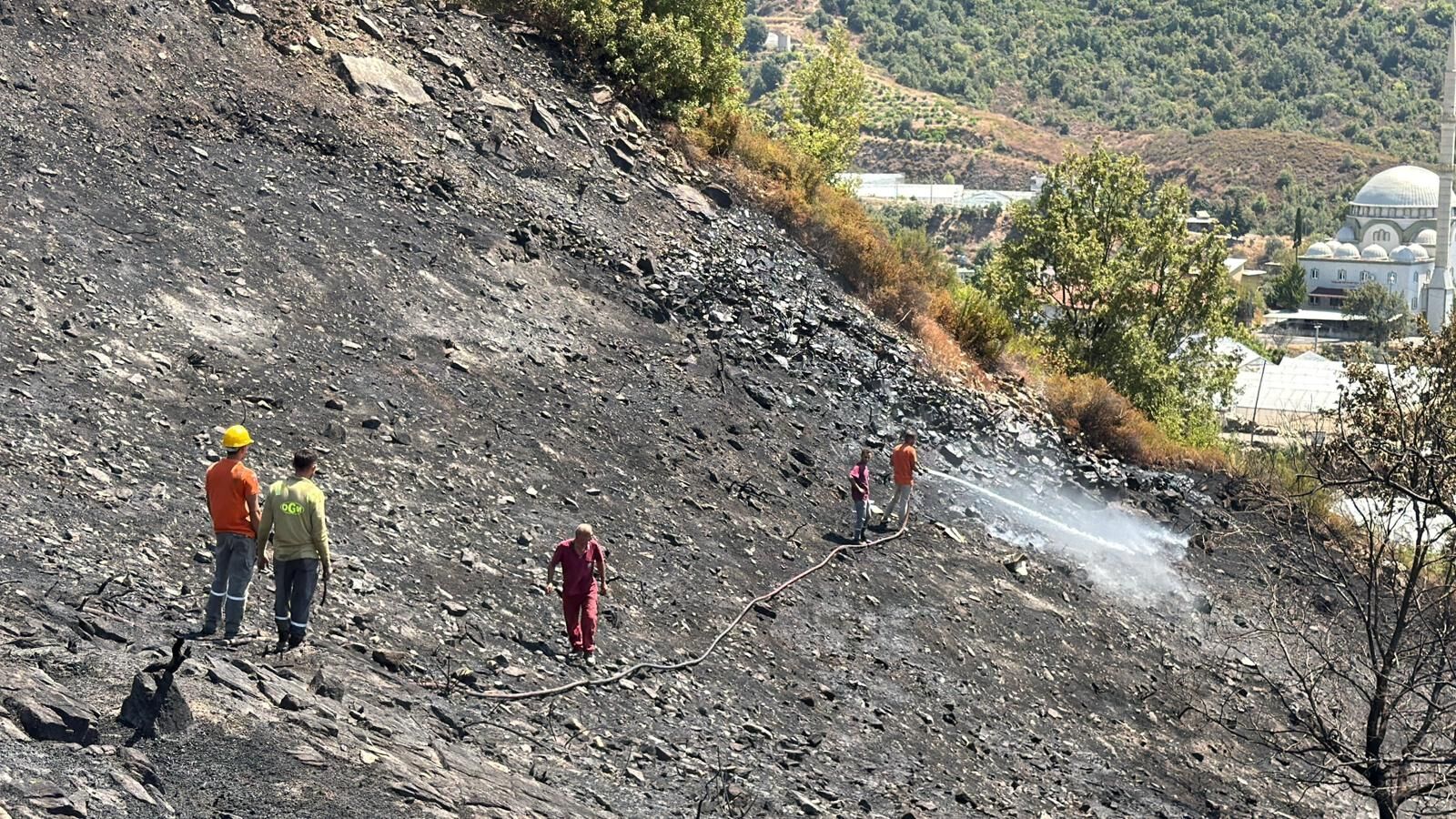 Konaklı'da alevler makilik alana yayıldı