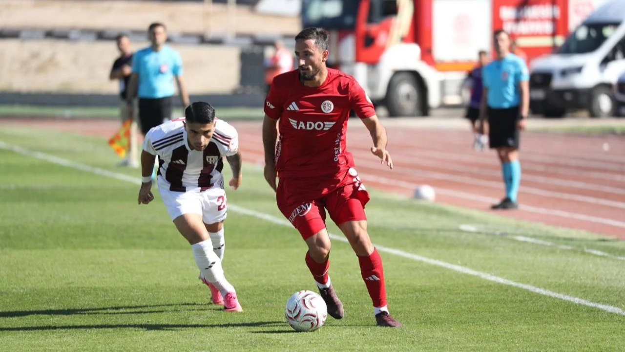 Bandırma deplasmanında Antalyaspor savunması görev başında