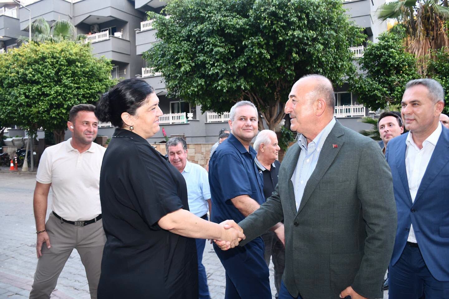 Çavuşoğlu ilçe yönetimiyle görüşmede bulundu