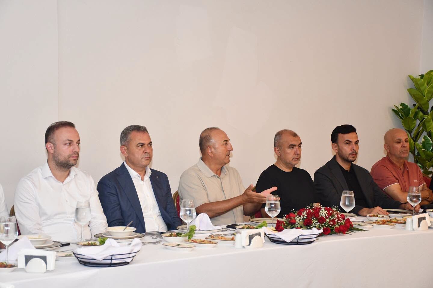 Toplantıda teşkilat çalışmaları üzerine değerlendirme yapıldı