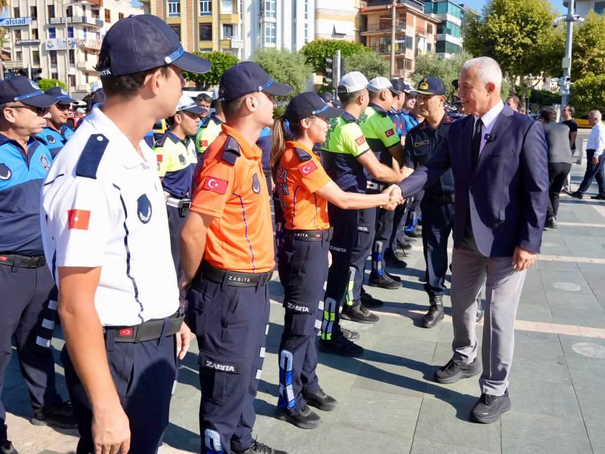 Başkan Özçelik zabıta personeliyle buluştu