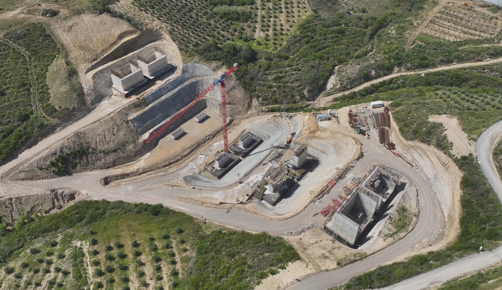 Antalya-Alanya otoyolunda devam eden yapım çalışmaları