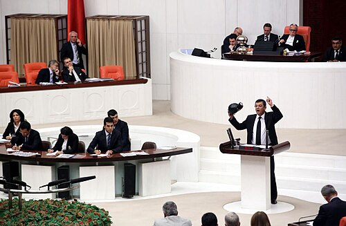 Özgür Özel