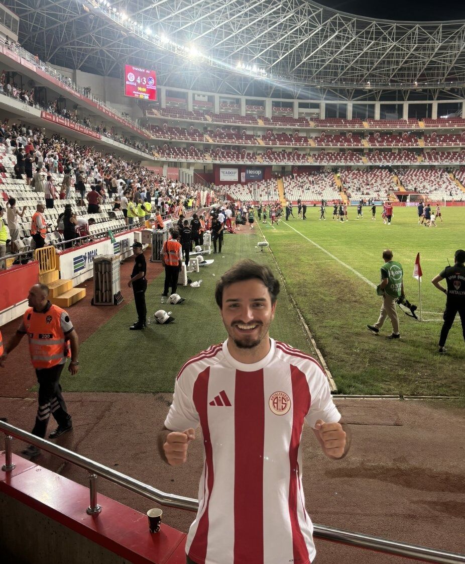 Antalya’da Francisco, Antalyaspor atmosferini yakından yaşadı