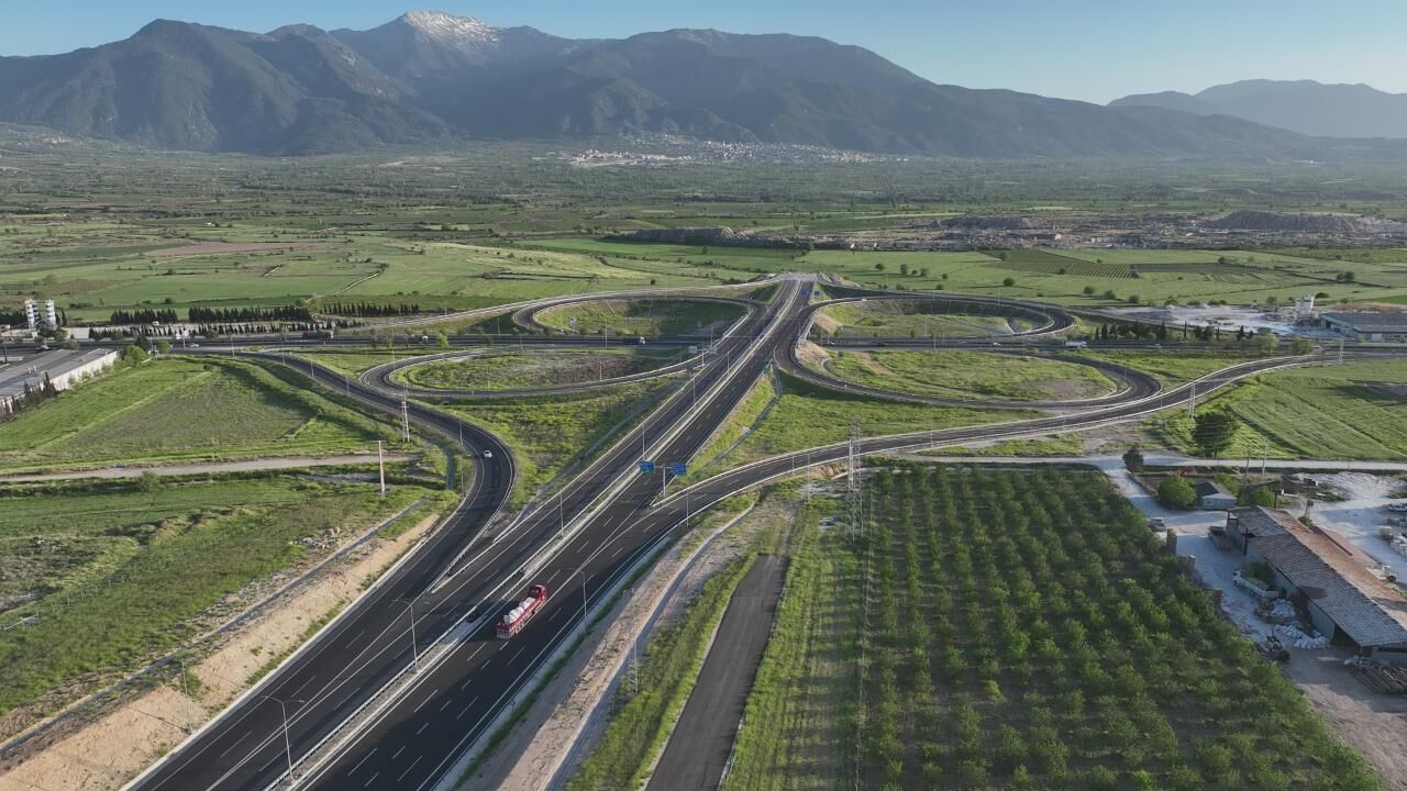 Antalya ile Alanya arasındaki ulaşım koridoru yenileniyor