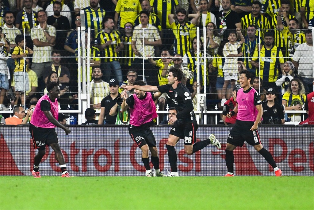 Kadıköy'deki maçta tempo yüksek seyretti