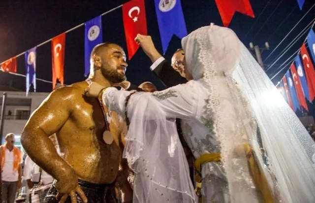 Düğün sonrası ziynet tartışması büyüdü