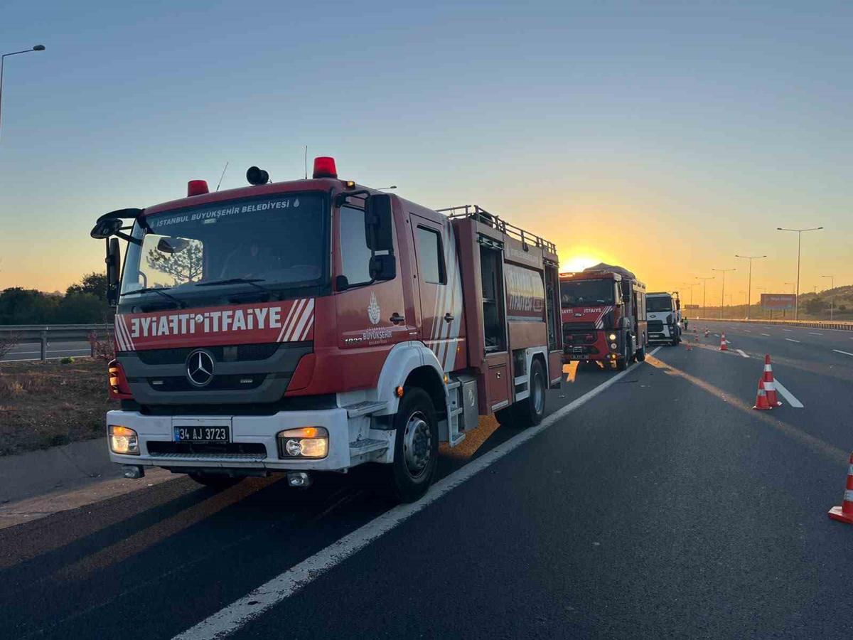 Otoyolda olay yeri incelemesi sürüyor