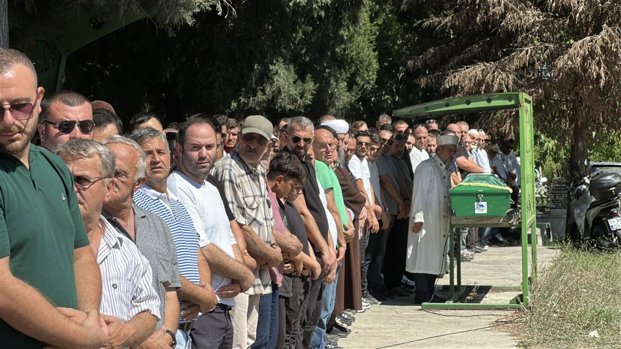 Akçay Mahallesi’nde cenaze namazı kılındı