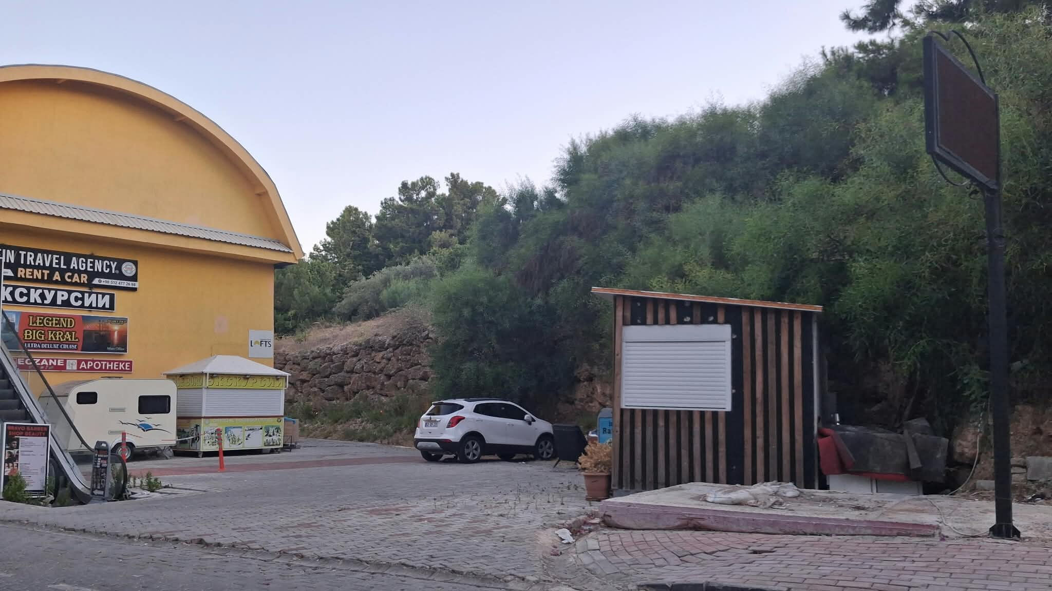 Okurcalar’da ekipler yıkım işlemini gerçekleştirdi