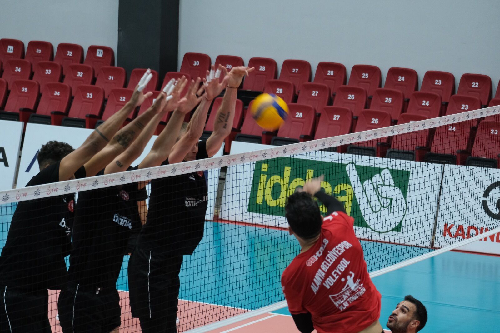 Alanya’da iki takım ortak çalışmada buluştu
