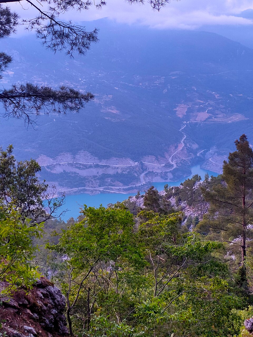 Dim Çayı Toroslar arasında ilerliyor
