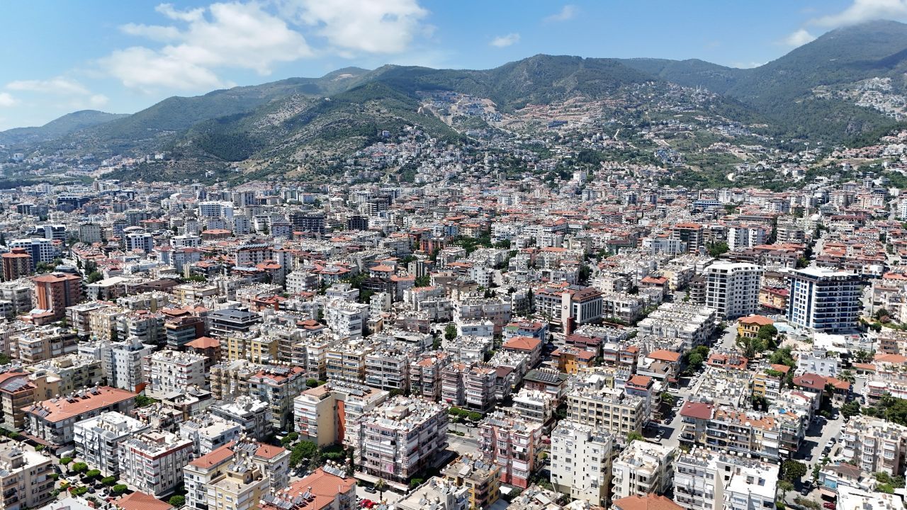 Alanya’da yerleşim dağ eteklerine yayılıyor