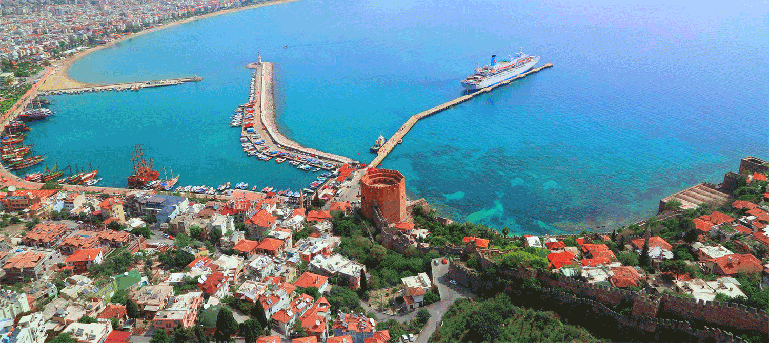 Alanya Kalesi liman çevresine uzanıyor