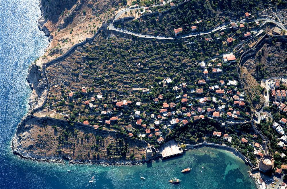 Alanya Kalesi ve Tophane havadan görüntülendi