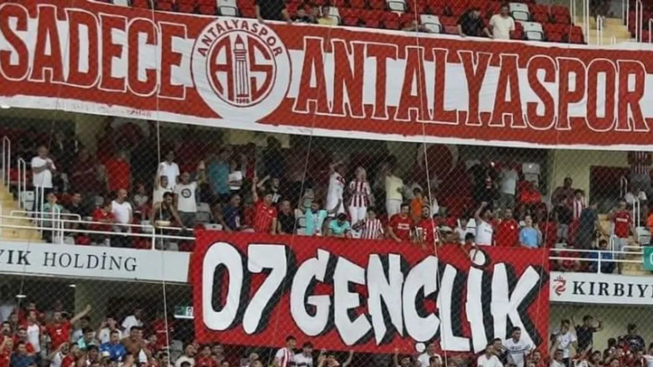 Deplasman öncesi kırmızı-beyazlı taraftarların buluşması