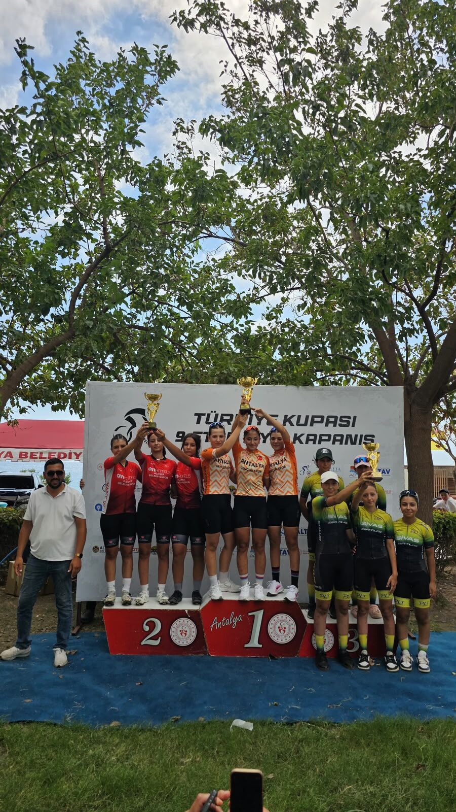 Alanya’da sporcular sezon finalinde kürsü yolunda