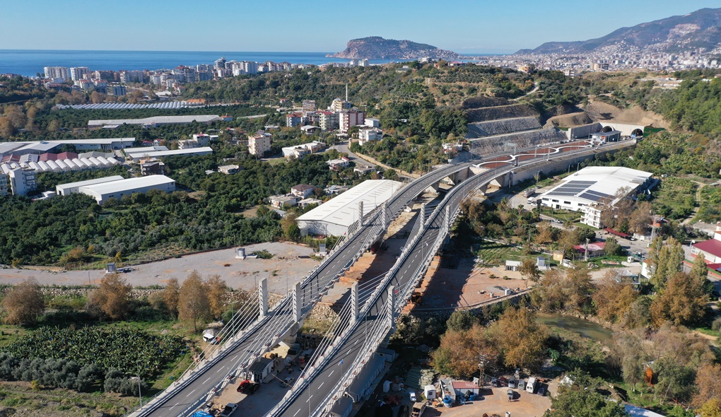 Alanya Doğu Çevre Yolu tünellere uzanıyor