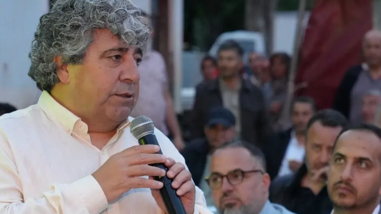 Alanya’da Hasan Servet Ünlü konuşurken