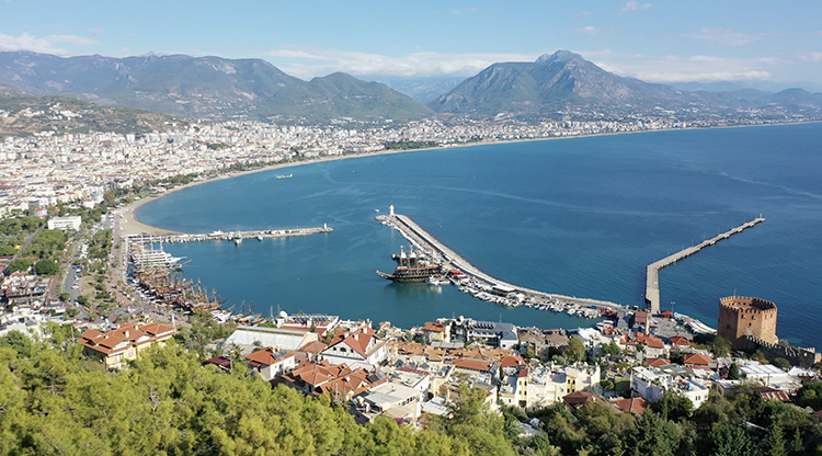 Alanya merkezinde kış turizmi görünümü