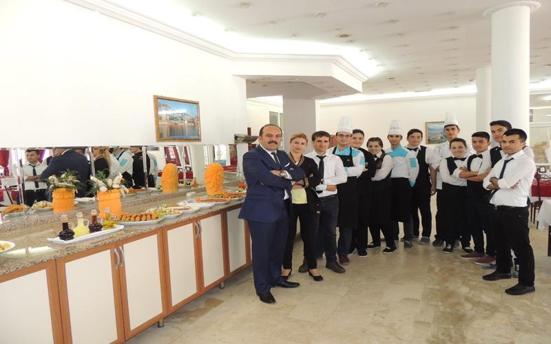 Alanya’da turizm personeli eğitim ortamında