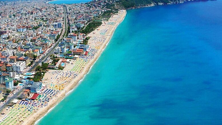 Alanya Kleopatra Plajı havadan görünüm