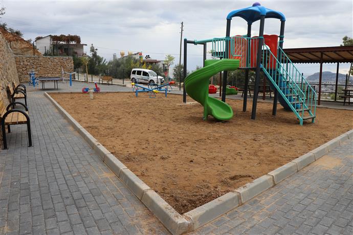 Kızılcaşehir çocuk parkı kullanıma hazır