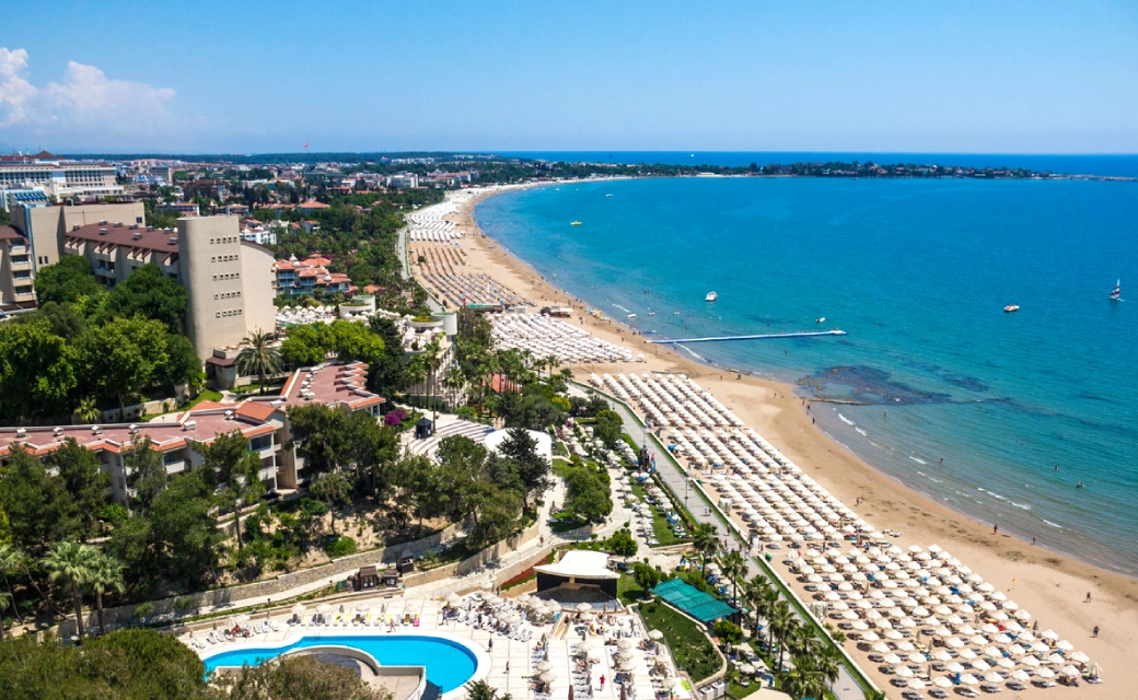 Side kıyısında oteller ve turizm tesisleri