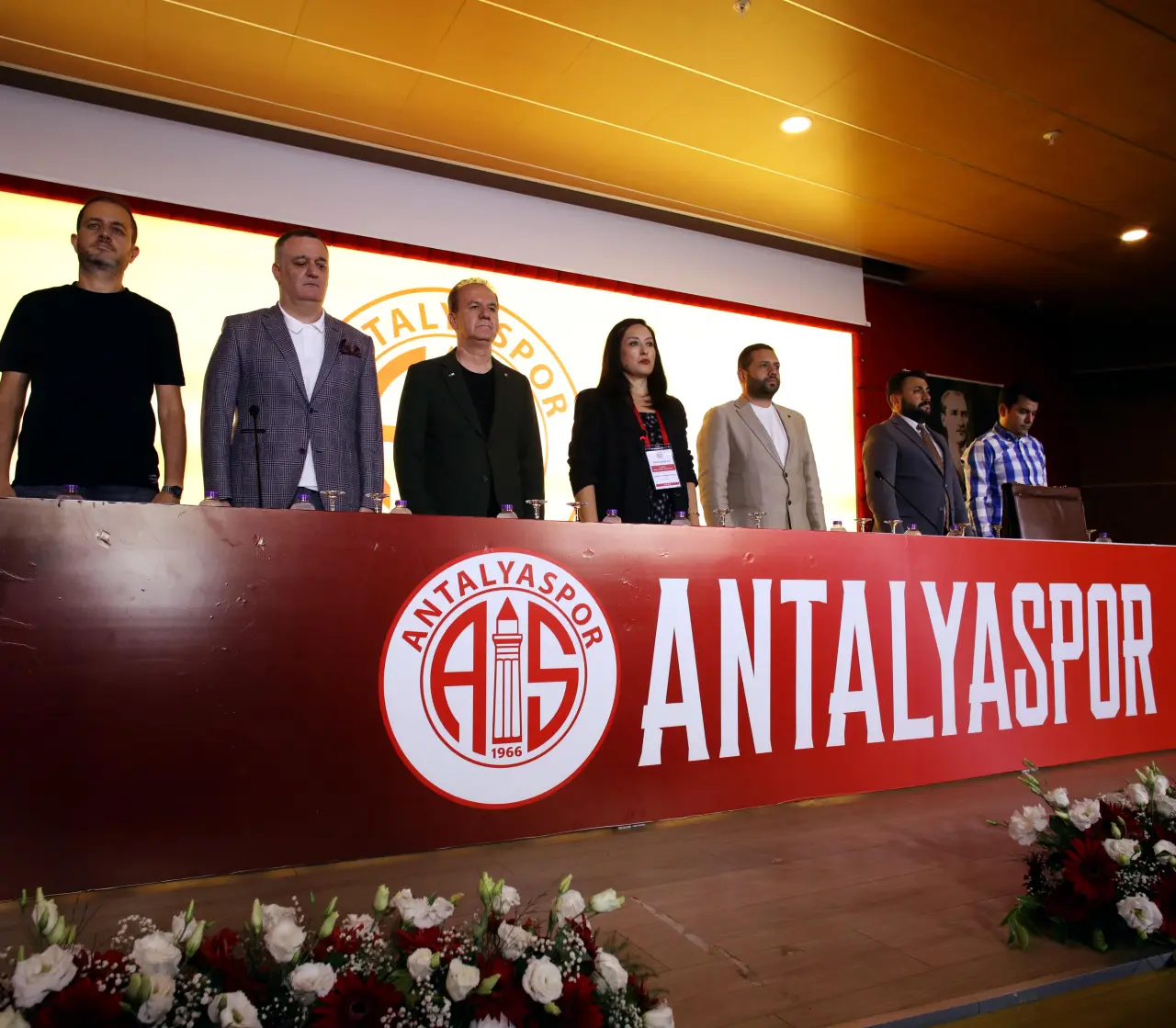 Antalya’da Antalyaspor yönetimi genel kurulda