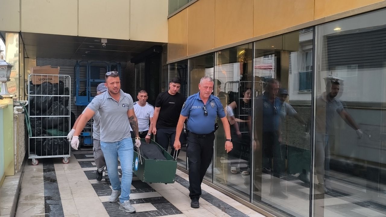Muratpaşa’da cenaze otelden çıkarılıyor
