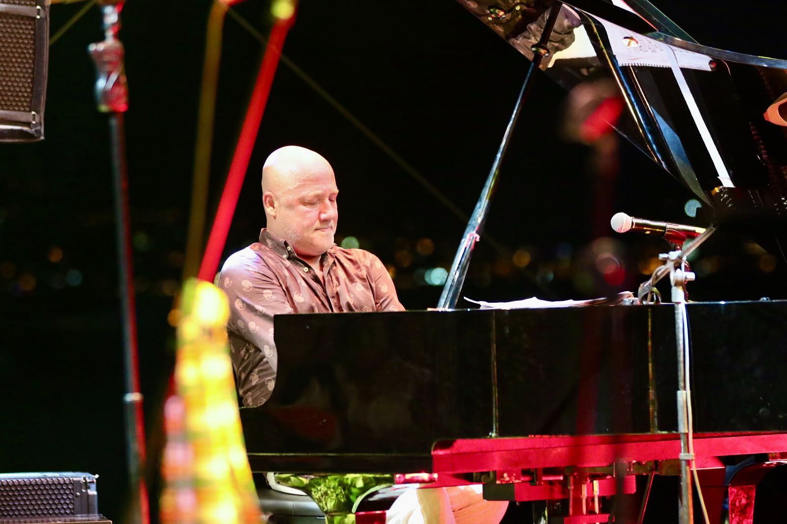 Festival alanında sanatçılar sahne aldı