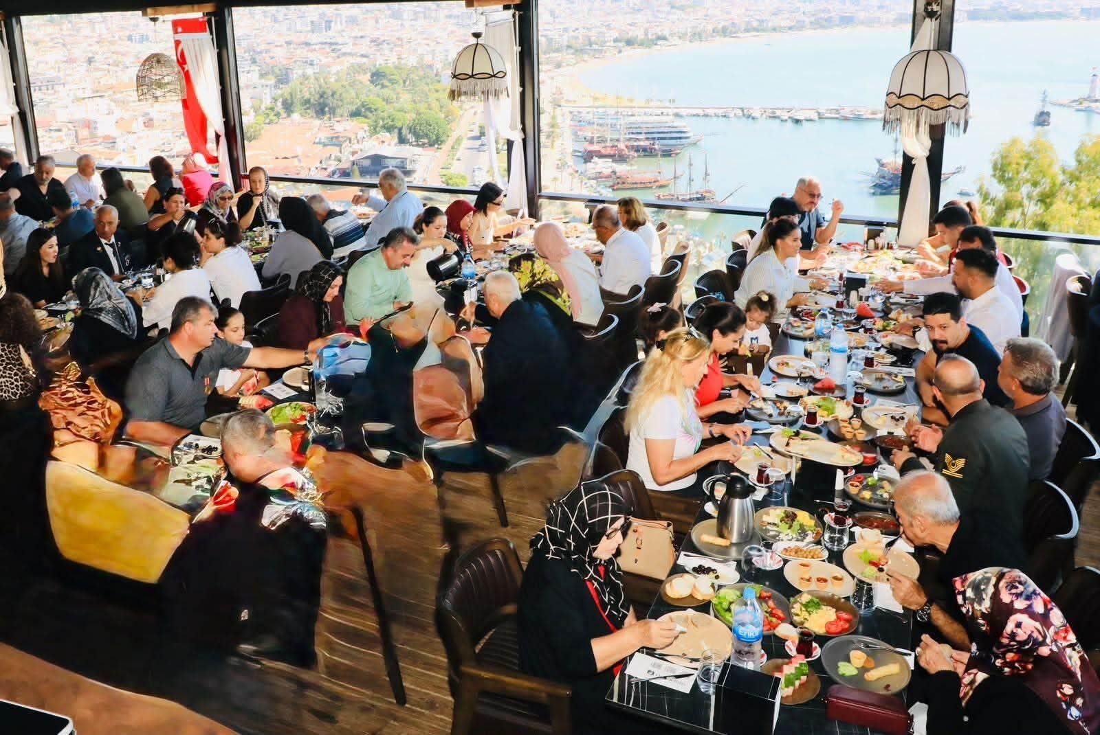Alanya’da gaziler ve aileleri buluştu