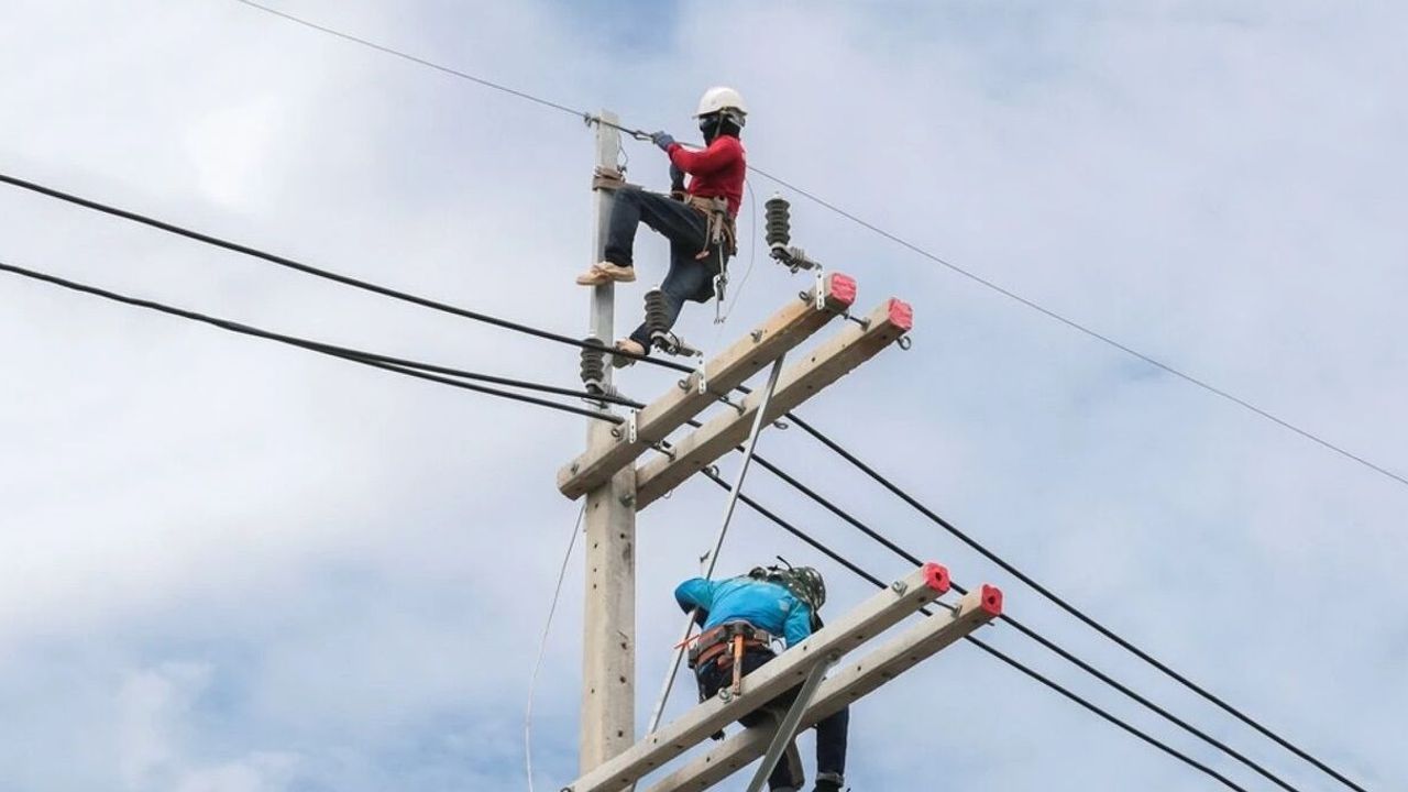 Antalya’da elektrik hattında bakım çalışması
