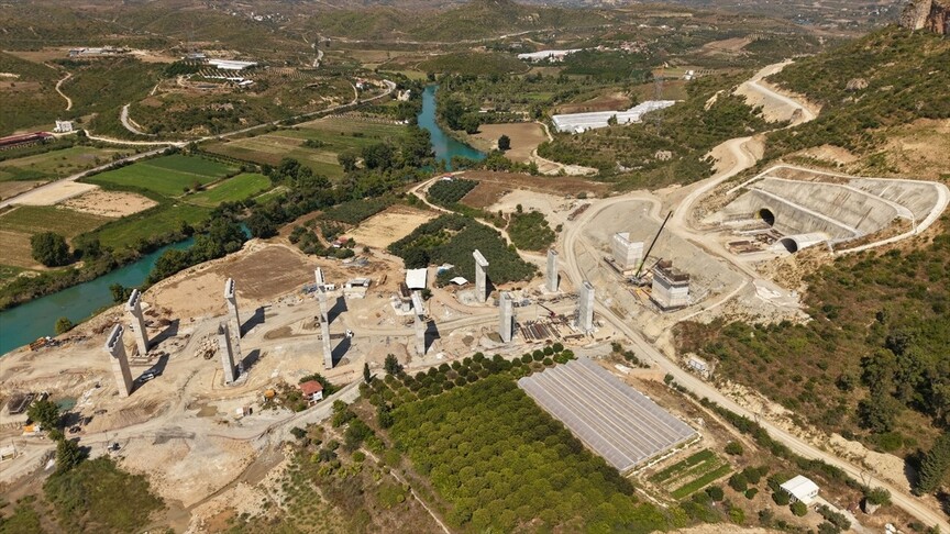 Antalya-Alanya otoyolunda çalışmalar sürüyor