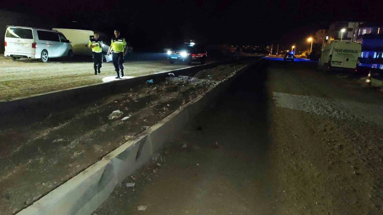 Manavgat’ta kaza sonrası refüj ve ekipler