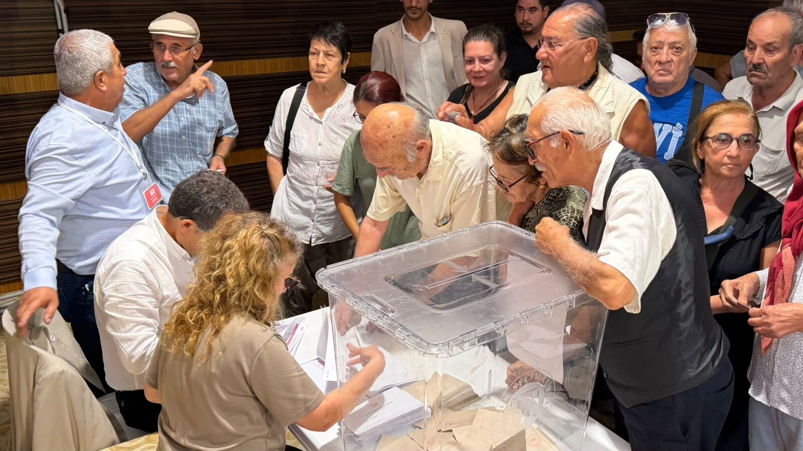 Alanya’da YENİ Parti üyeleri sandık başında