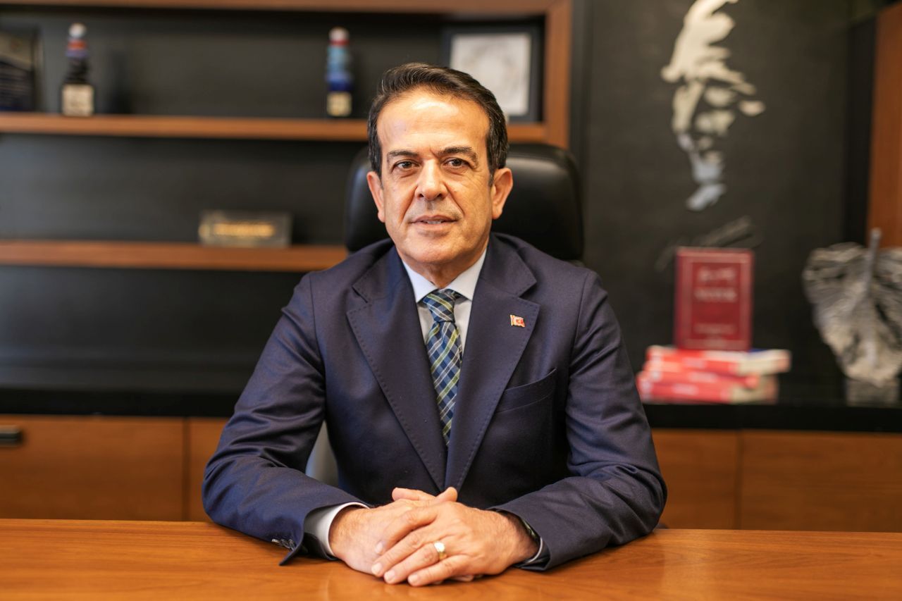 Antalya’da Ali Çandır çalışma ofisinde