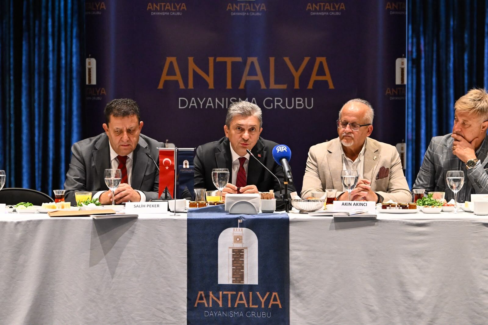 <h1Antalya için Vali Şahin'den şehir planlaması çağrısı</h1
