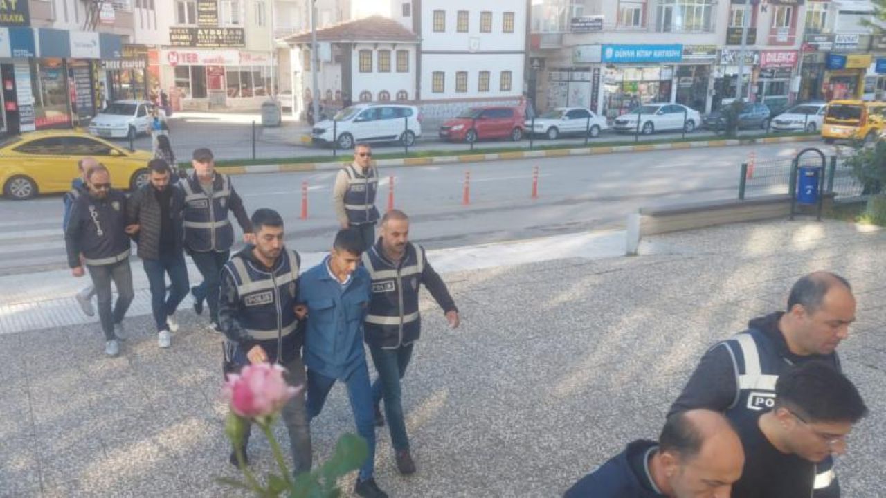 Soruşturma kapsamında deliller inceleniyor