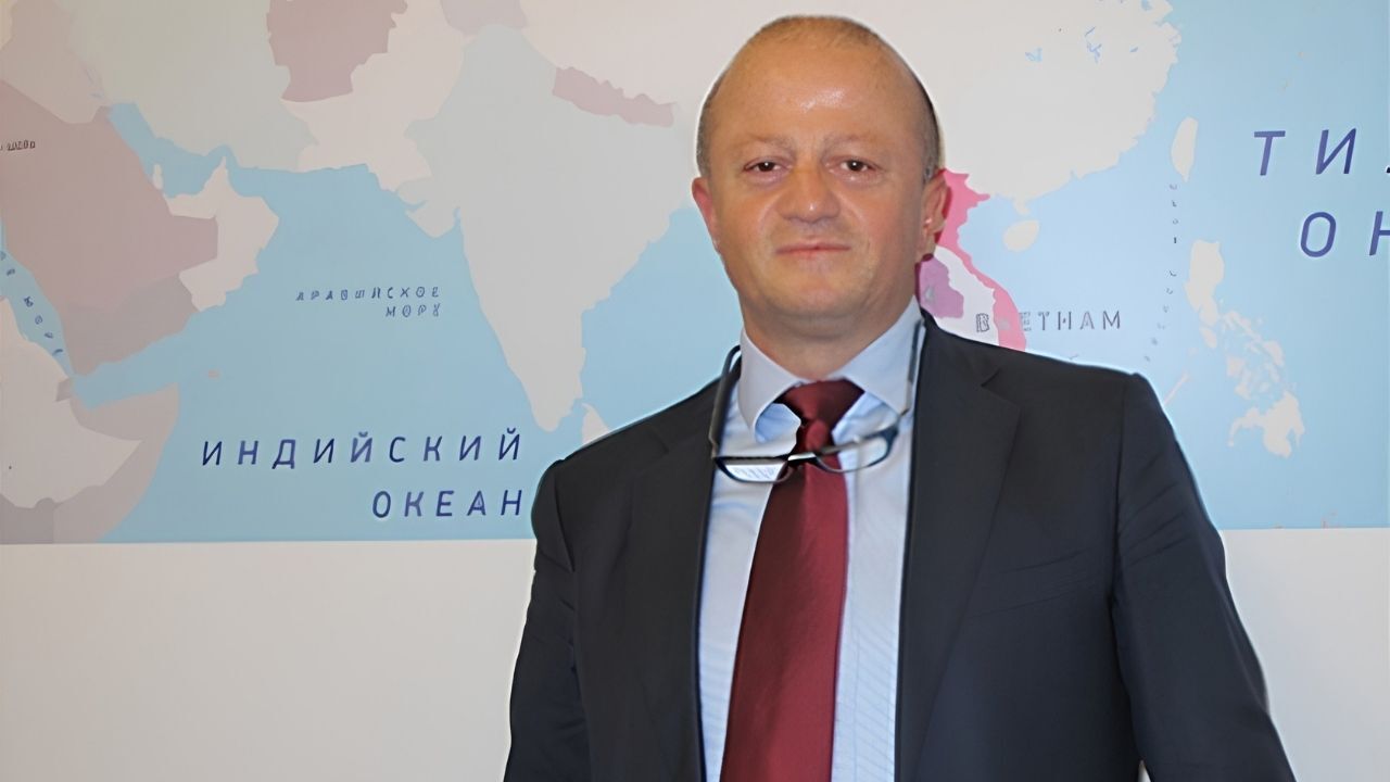 KAPAK | ust: ANTALYALI TURİZMCİNİN ŞİRKETİ FORBES’TE | alt: RUSYA’NIN EN KÂRLI 100 ŞİRKETİ ARASINDA