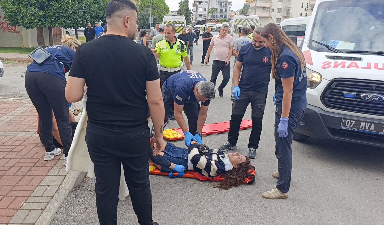 Manavgat’ta motosiklet kazası: Sürücü gözyaşlarını tutamadı