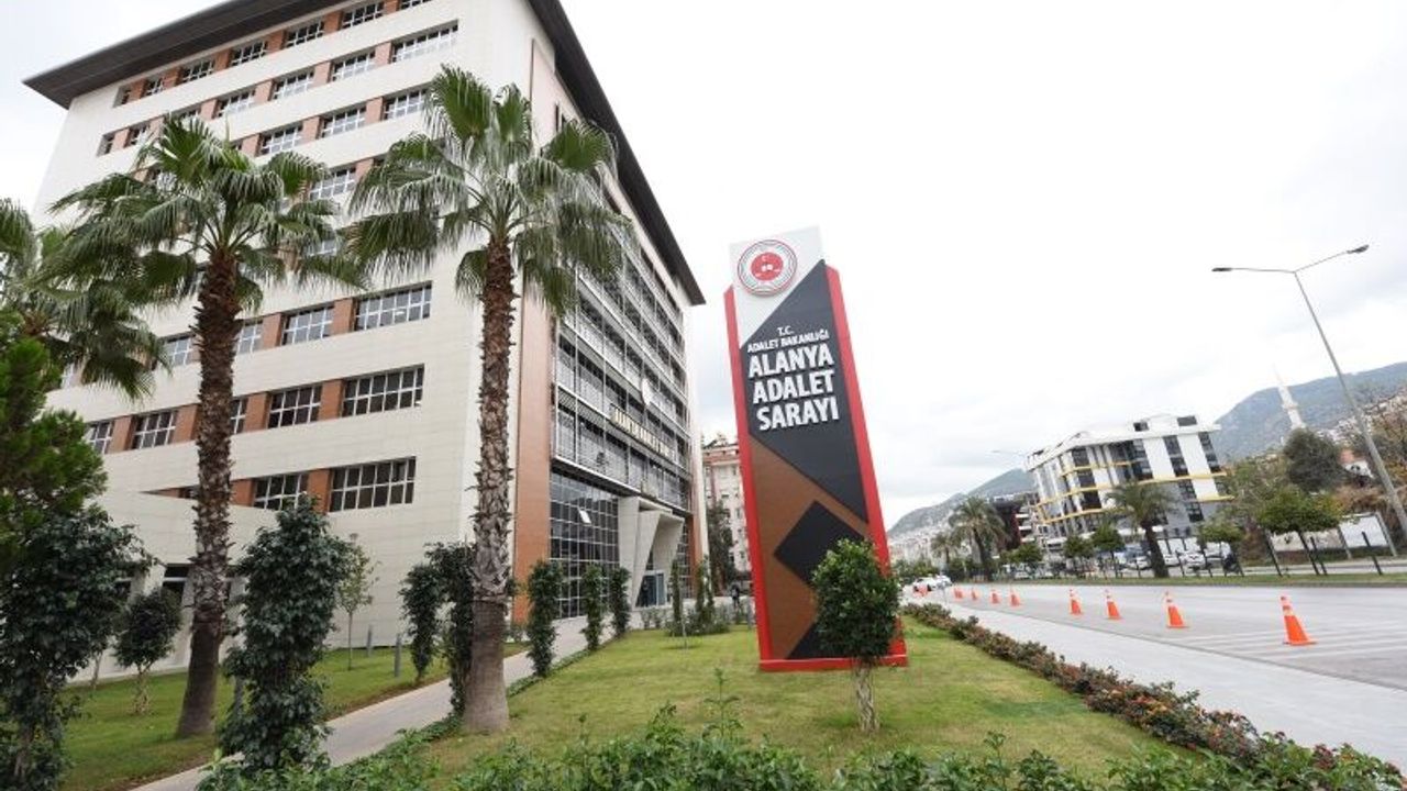 Alanya’da araçtan ses sistemi hırsızlığı: 2 tutuklama