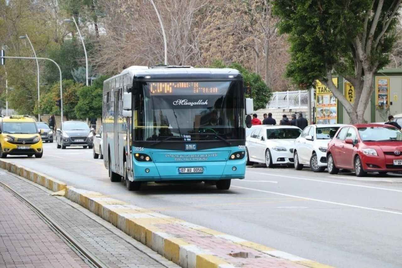 Antalya’da toplu taşıma ücretine 53 TL talebi geldi