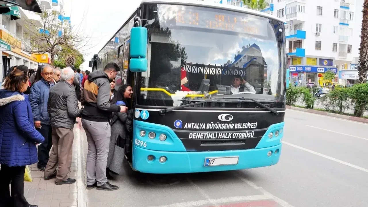 Antalya’da toplu taşıma ücretine 53 TL talebi geldi